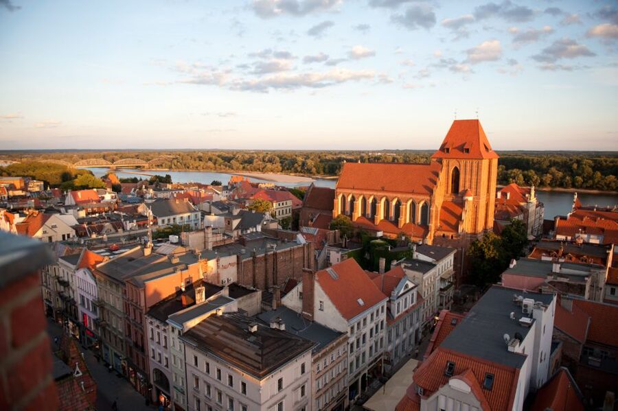 Small-Group Tour from Warsaw to Torun with Lunch - Planetarium W. Dziewulskiego, finishing the day with astronomy