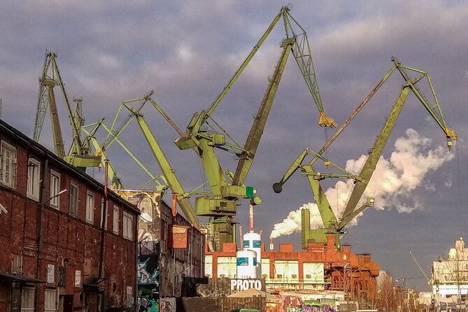 Solidarity Tour - Gdańsk Shipyard area, where the old walls meet new uses