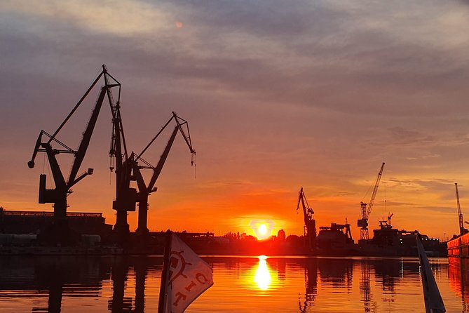 Sunset on the Shipyard and Old Town Evening Cruise - Why the Shipyard at Sunset Is the Smart First Stop in Gdansk