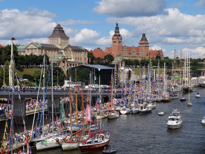 Szczecin: Old Town Highlights Private Walking Tour - Plac Andersa to Victory Square: medieval trail plus smart photo stops