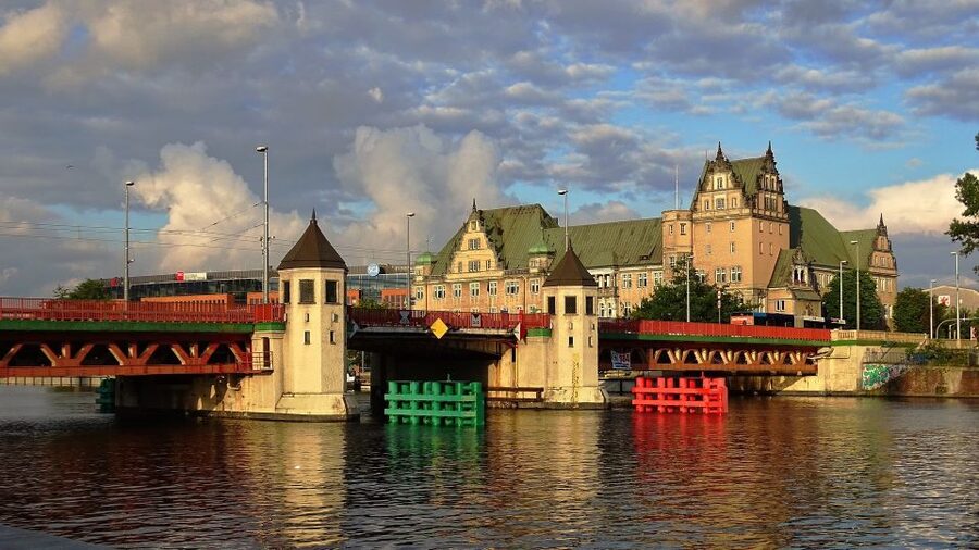 Szczecin: Old Town Highlights Private Walking Tour - Why the private guide experience matters more than you think