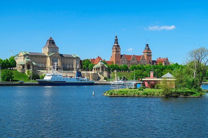 Szczecin Walking Tour: Explore Top Sights & Hidden Gems - Stop 5: The Wheel of Szczecin, plus the surprise stops that keep it fun
