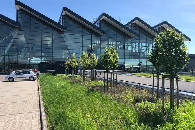 Taxi from Gdańsk airport to city centre ( old town Gdańsk ) - Price and Value for a Group of Up to 4