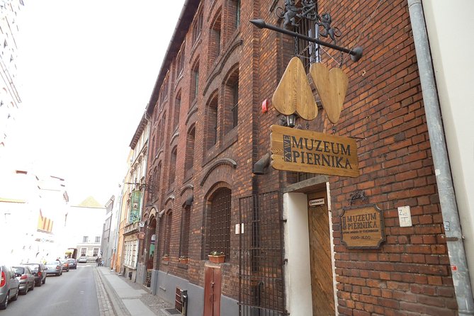 Torun Living Museum of Gingerbread and Old Town Private Walking Tour - The Living Museum Workshop: What You Actually Do