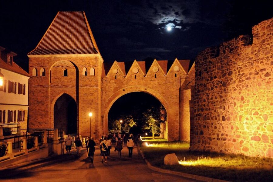 Torun: Private Walking Tour of a Medieval Town - Toruń’s Medieval Gothic World, Minus the Guesswork