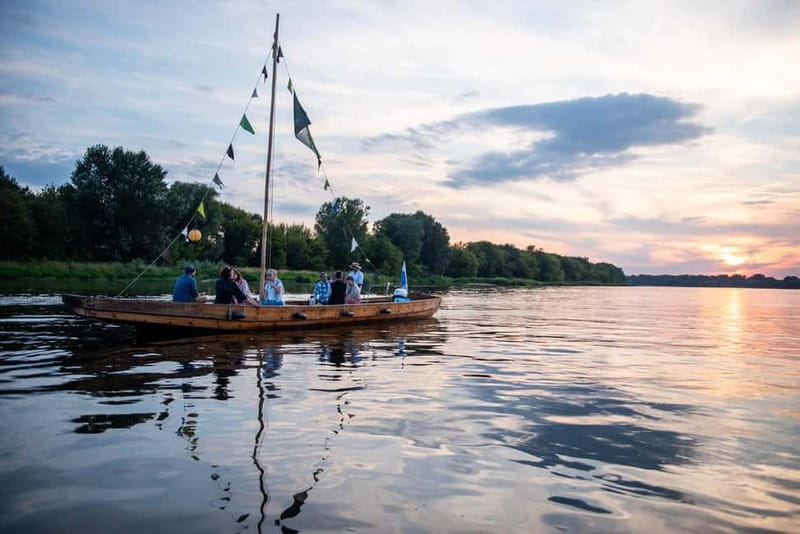 Toruń: Sunset on the Vistula From a Traditional Boat. - The 50-minute golden-hour route and where the best views happen
