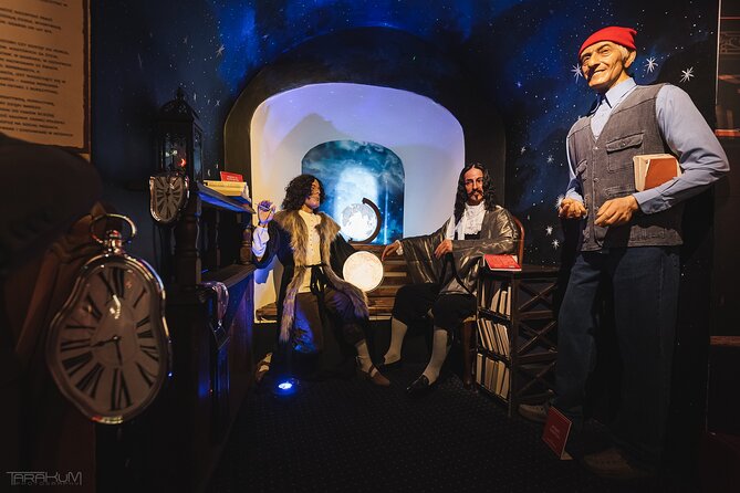Tower of Secrets (Wax Figure Museum, Horror House and much More) - Wax Figure Museum: Time-Smart Fun With Real Photo Value