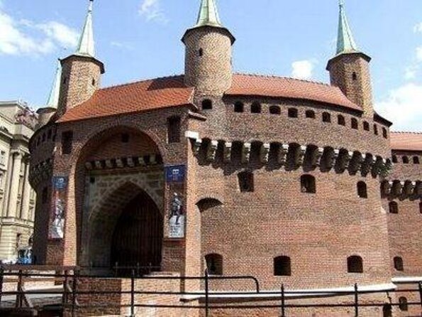 Undercover City Games: Krakow - A Spy Walk That Helps You Read Krakow, Fast