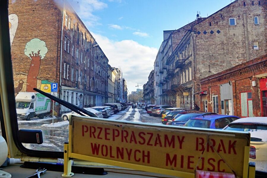 Warsaw: 2.5-Hour Dark Side - Praga District by a Retro Bus - Koneser vodka factory: from industry to today’s complex