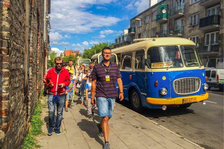 Warsaw: 2.5-Hour Dark Side - Praga District by a Retro Bus - Getting there: Palace of Culture and Science, plus one practical tip