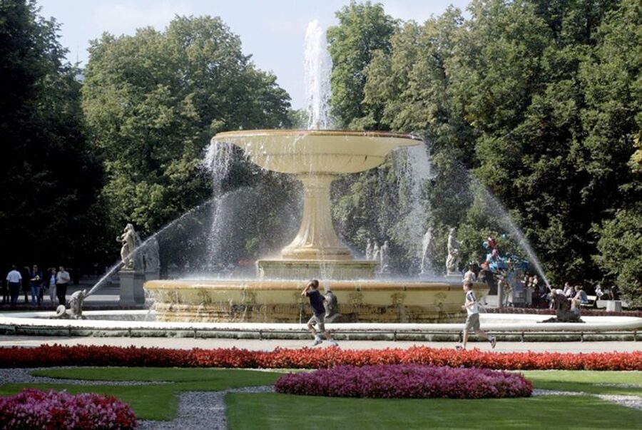 Warsaw: 2-Hour Chopin's Life Walking Tour - Church of the Holy Cross: the stop with emotional weight