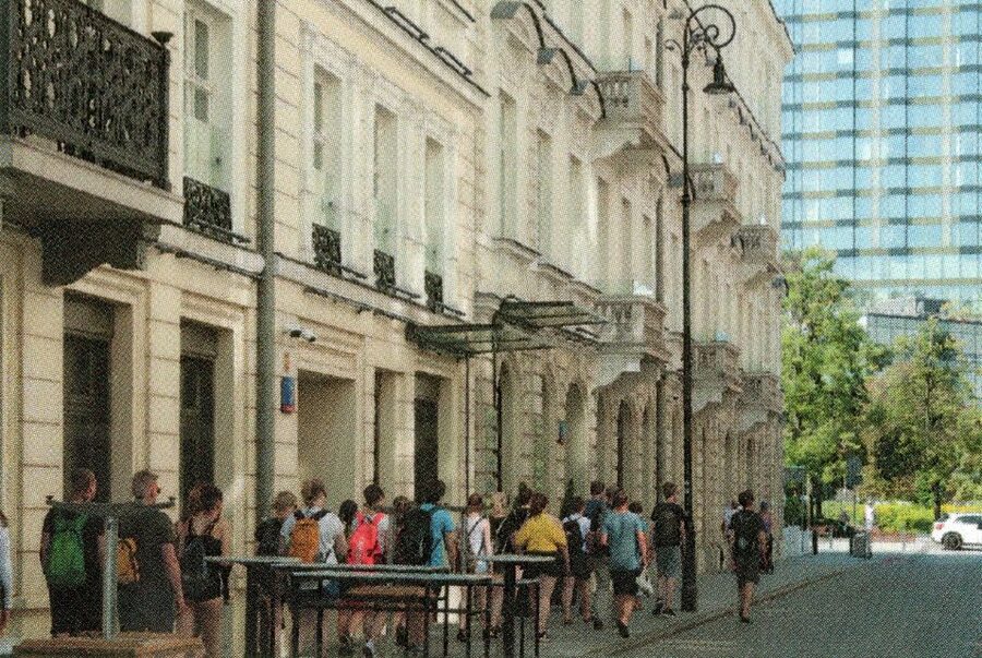 Warsaw: 2-Hour Tour of Daily Life in the Ghetto Warsaw - Chłodna Street footbridge location, how everyday movement gets interrupted