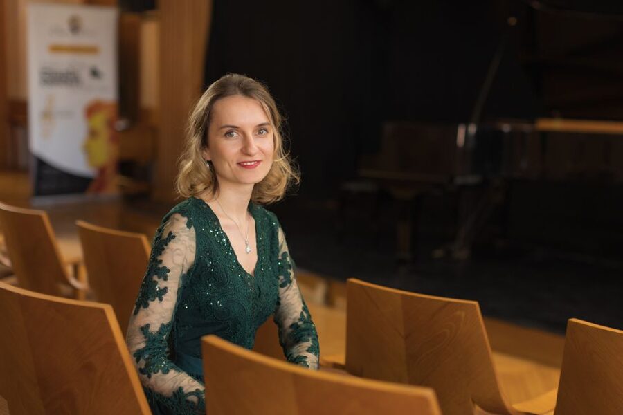 Warsaw: Chopin Concert at Historical Venue in Old Town - Finding the venue near the Royal Castle left wing