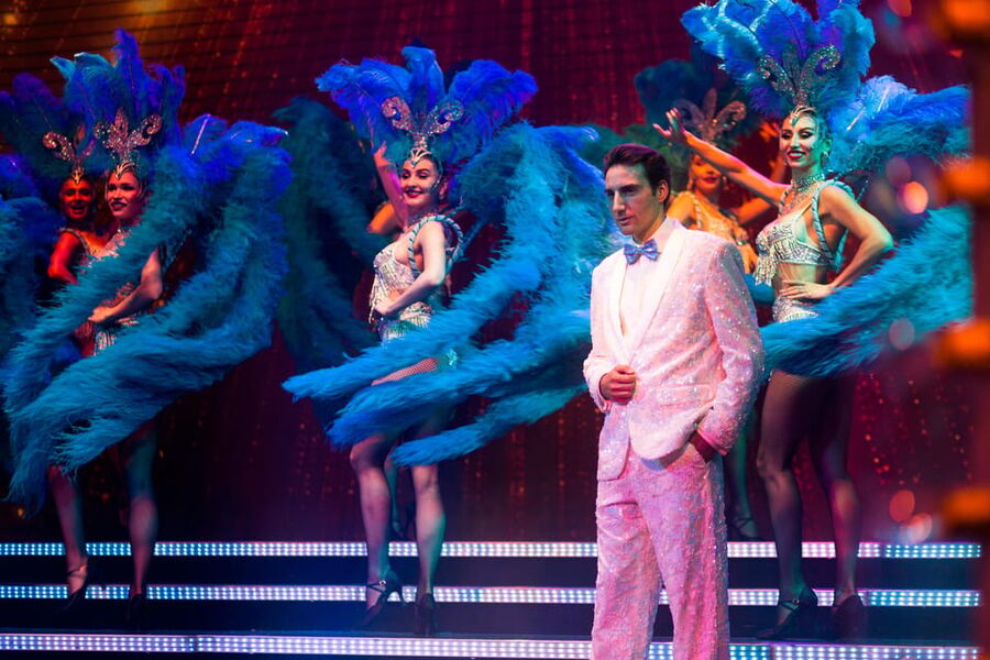 Warsaw: Dinner Show at Sabat Theatre - The post-show moment: dancing on stage with the performers