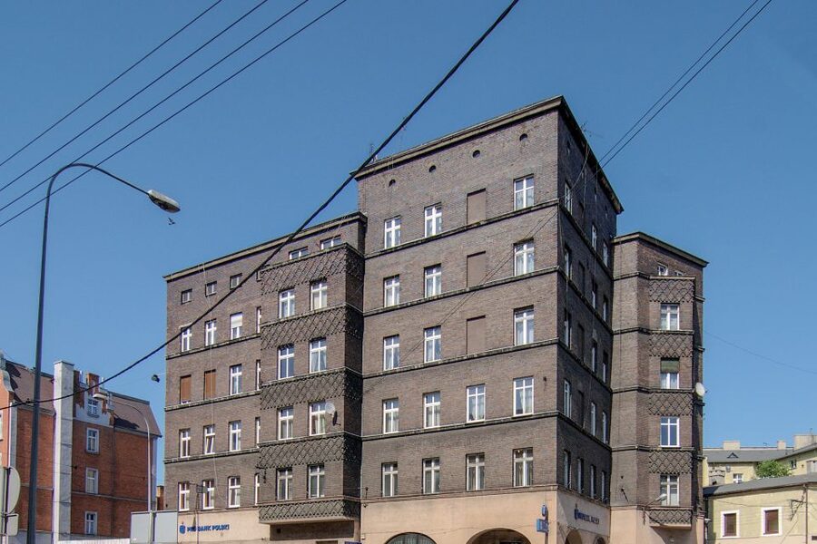 Warsaw: Ghetto, Jewish Cemetery & POLIN Museum Private Tour - The cemetery stop you only get on the 3 and 5-hour tours