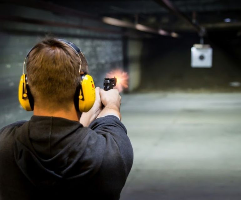 Warsaw: Gun Shooting Experience with Transfers - Inside the Range Flow: How the 90 to 150 Minutes Usually Plays Out