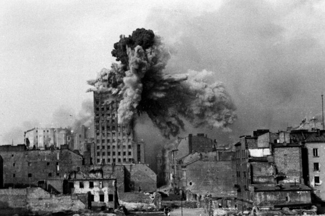 Warsaw in World War 2 Walking Tour - Stop 5: Reduta Bank Polski and the Warsaw Uprising angle
