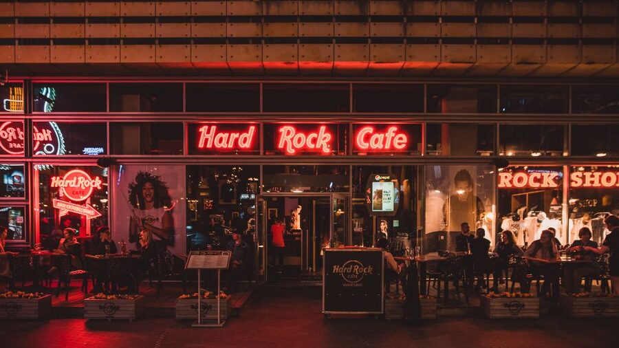 Warsaw: Lunch or dinner at Hard Rock Cafe with Skip-the-Line - Key highlights you will actually feel in your meal