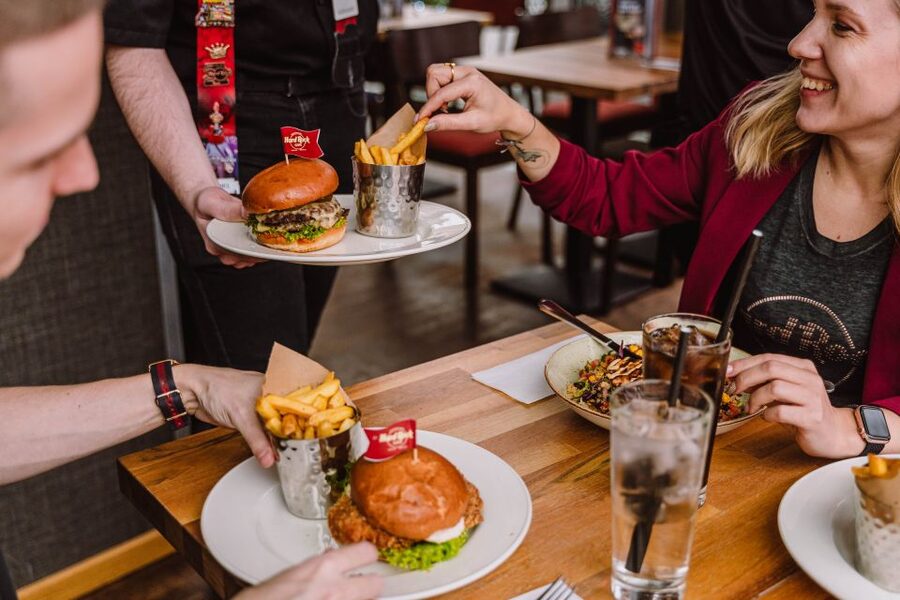 Warsaw: Lunch or dinner at Hard Rock Cafe with Skip-the-Line - Rock Shop discount: how to shop without turning lunch into a spending spree