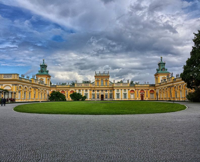 Warsaw: Old Town Highlights Private Walking Tour - Castle Square and Sigismund’s Column: where the Royal Route starts to feel real
