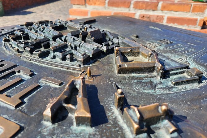 Warsaw Old Town (UNESCO area): Facts & Legends | small groups - The Royal Palace exterior: power in plain sight