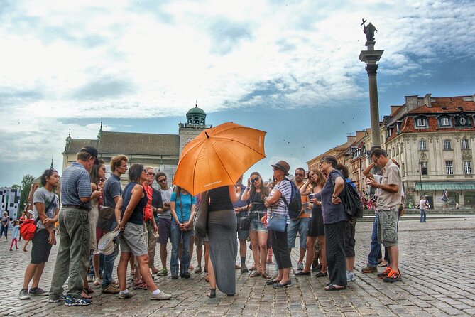 Warsaw Old Town (UNESCO area): Facts & Legends | small groups - Kanonia lane: the magic bell and the narrowest house