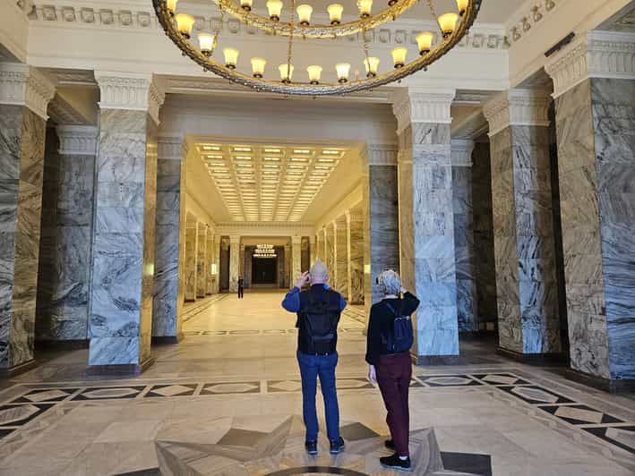 Warsaw: Palace of Culture and Science Guided Tour - The itinerary rhythm: one hour inside, viewpoint stops, then wrap-up