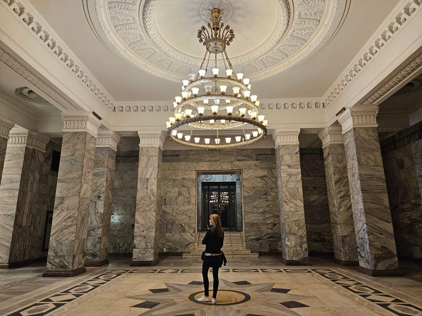 Warsaw: Palace of Culture and Science Guided Tour - Where to meet at plac Defilad 1, and how not to waste minutes