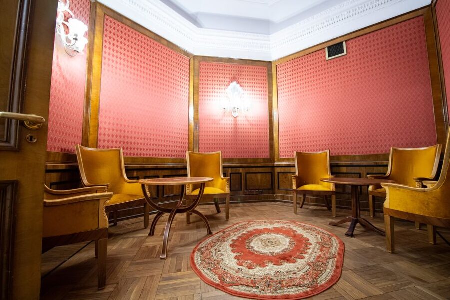 Warsaw: Palace of Culture and Science Tour with Terrace - Accessibility and Who This Tour Fits Best