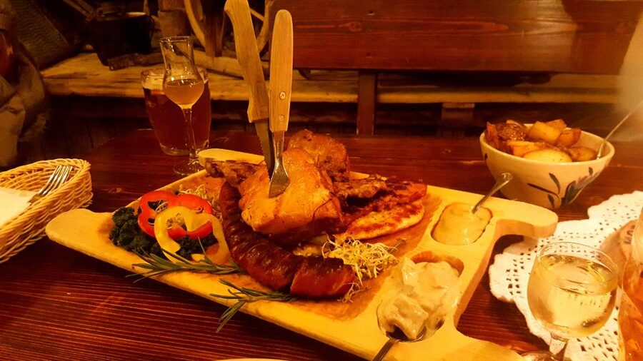 Warsaw Private Polish Food Tasting Tour at Top Restaurants - Who should book this Warsaw private food tasting tour?