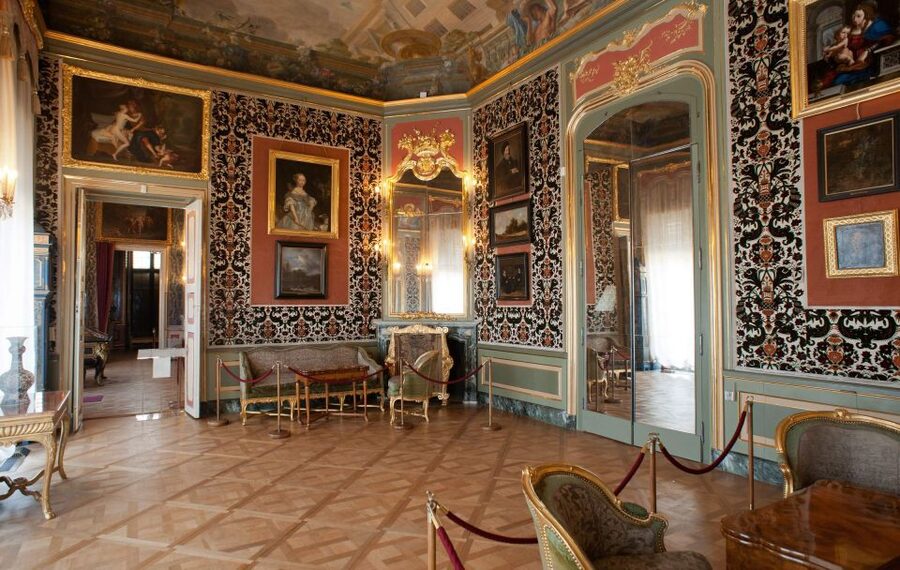 Warsaw Private Wilanow Palace & Garden Tour - Why Wilanów Palace feels like a “Little Versailles” in Warsaw