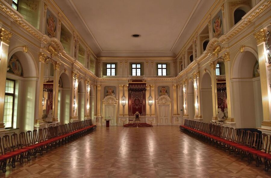 Warsaw: Skip-the-Line Royal Castle Guided Tour - Meet at Plac Zamkowy, under Sigismund’s Column