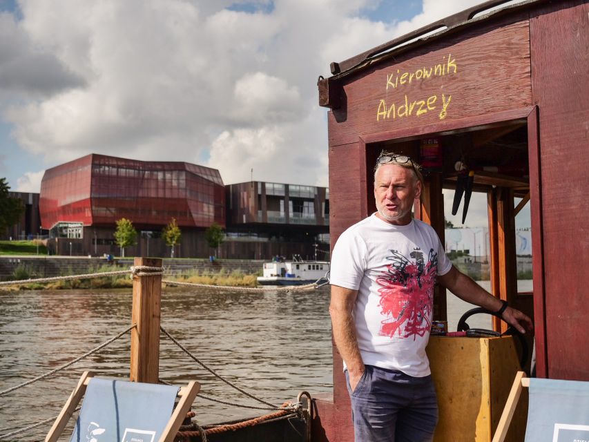 Warsaw: Traditional Galar Cruise on The Vistula River - Audio guide and headphones: the simple way to make this trip smarter