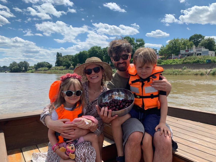 Warsaw: Vistula Cruise - Right-Bank Greenery: The Surprise Feature in a Capital City