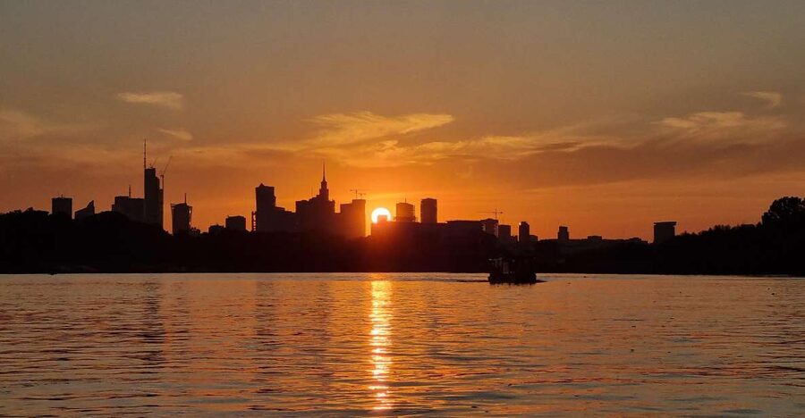 Warsaw: Vistula River Sunset Cruise with Welcome Drink - Key highlights worth planning around