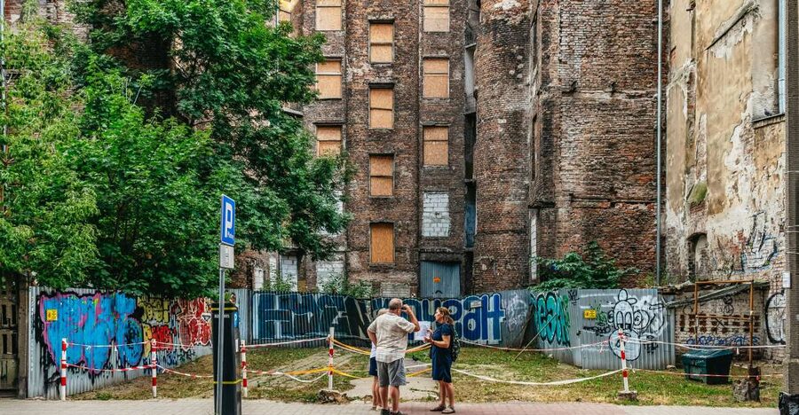 Warsaw: Warsaw Ghetto Private Walking Tour with Hotel Pickup - Following the Warsaw Ghetto Story in the Places Where It Happened