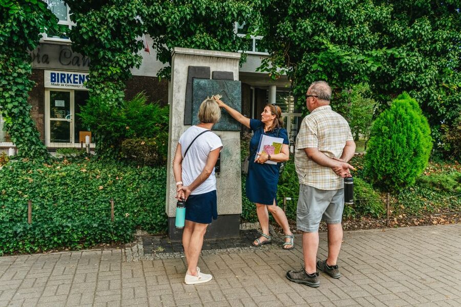 Warsaw: Warsaw Ghetto Private Walking Tour with Hotel Pickup - Walking Through the Ghetto Footprint: Wall Fragments and the Last Street