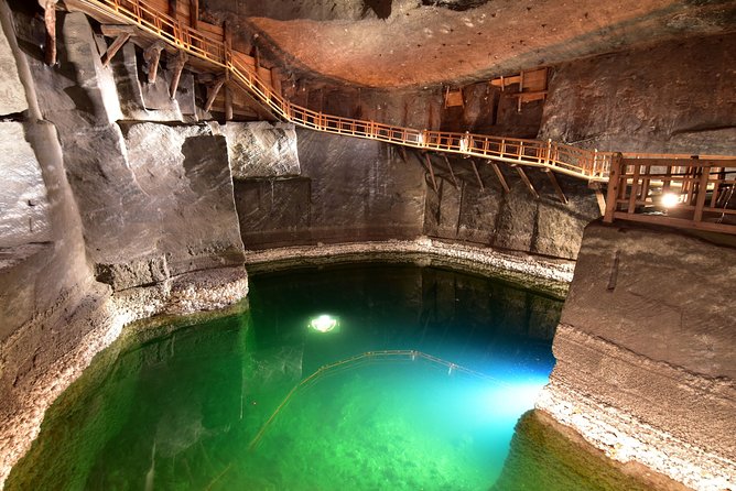 Wieliczka Salt Mine: 4-Hour Guided Tour from Krakow - Clothing and comfort: your packing checklist for 14 to 16 C underground