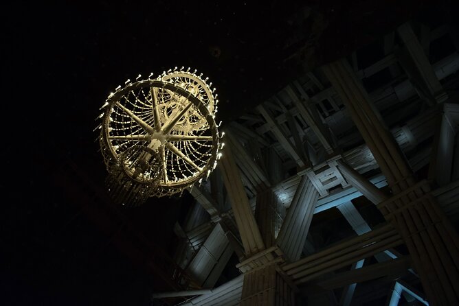 Wieliczka Salt Mine: Guided Tour from Krakow (with hotel pickup) - Getting Through the Mine Lift and the Climb Back Up