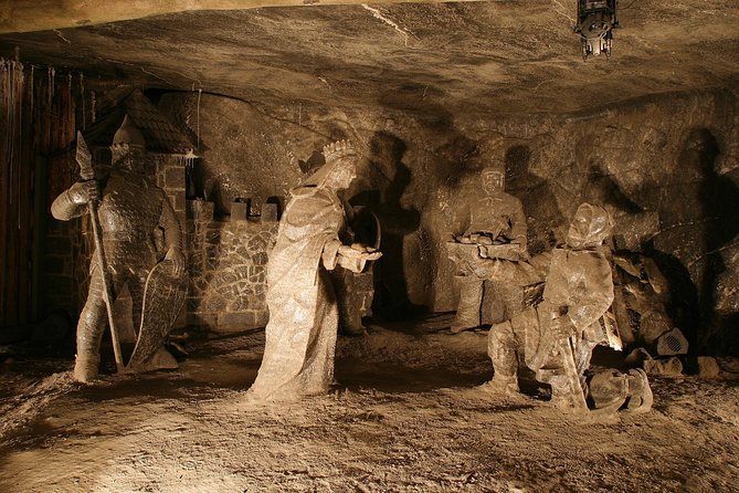 Wieliczka Salt Mine Guided Tour from Krakow with pick-up from Selected Hotels - The guided walk inside the mine: what the 2 hours usually feels like