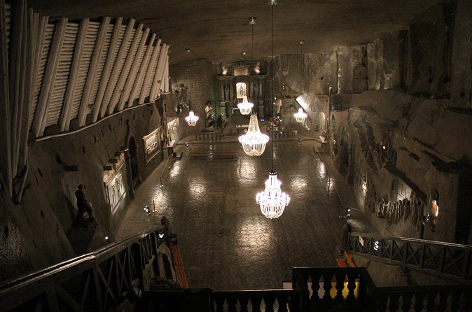 Wieliczka Salt Mine Guided Tour in Krakow - Getting there smoothly: Sienna 17, mobile ticket, and luggage help