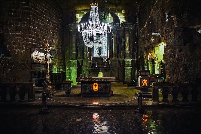 Wieliczka Salt Mine Guided Tour with pickup - Your English speaking guide: how the experience comes alive