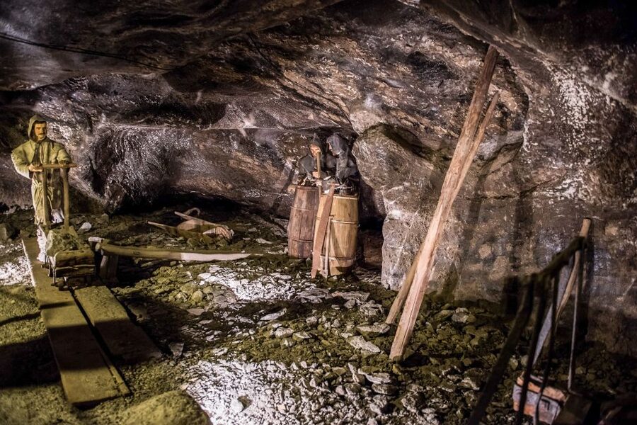 Wieliczka Salt Mine Tour Including Hotel Pick-Up - The 378-Step Descent: What It Really Means for Your Comfort
