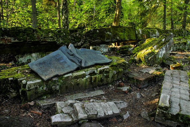 Wolf’s Lair Private Day Trip from Warsaw - A Long, Private WWII Day Trip from Warsaw With Door-to-Door Pickup