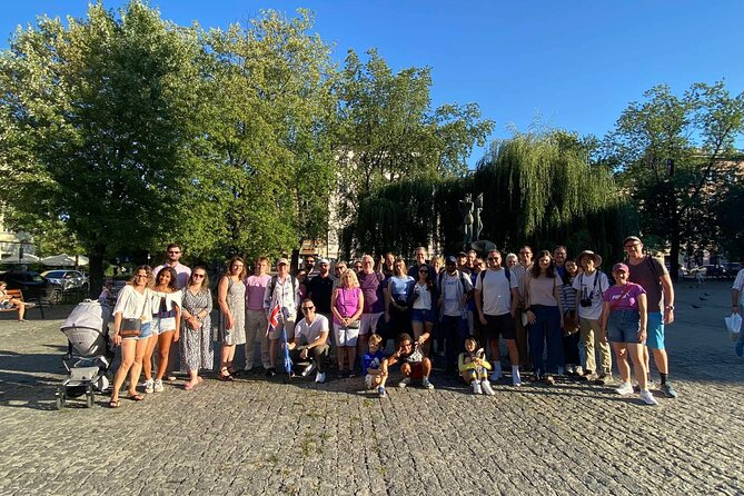 World War Two in Krakow: Jewish Quarter & Ghetto Tour - Stop 2: Plac Bohaterow Getta and the ghetto memorial meaning