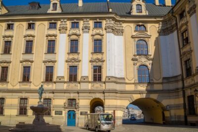 2-Hour Private Guided Tour by Electric Car