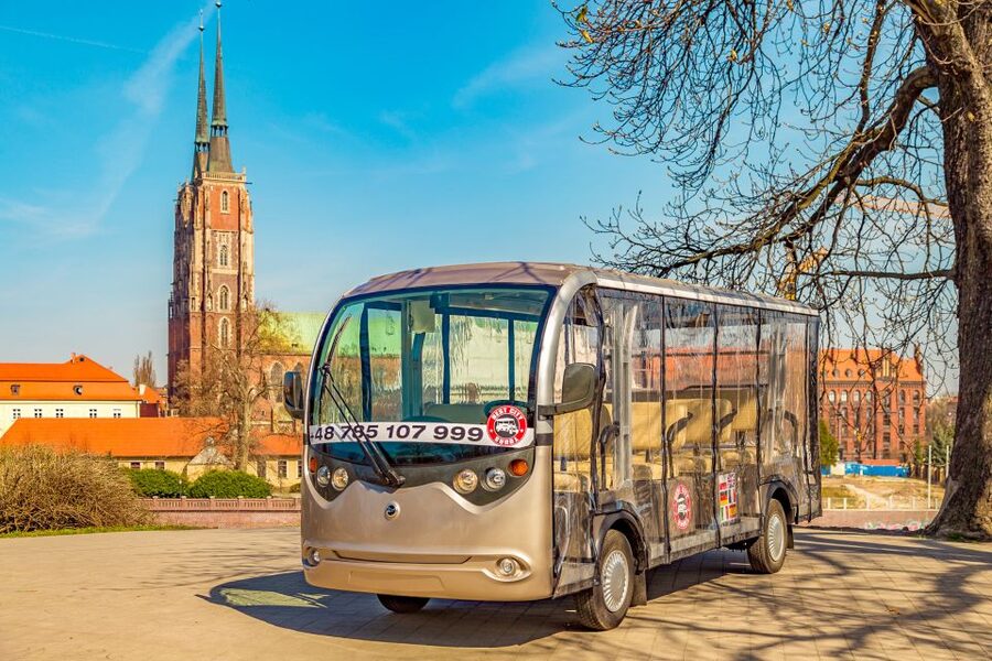 Wroclaw: 2-Hour Private Guided Tour by Electric Car - The University and Ossolineum Stops: History You Can Point To