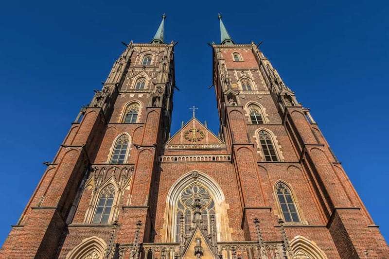 Wroclaw: 3-Hour City WalkingTour with University & Cathedral - Xawery Dunikowski Boulevard: finish with drinks and street food