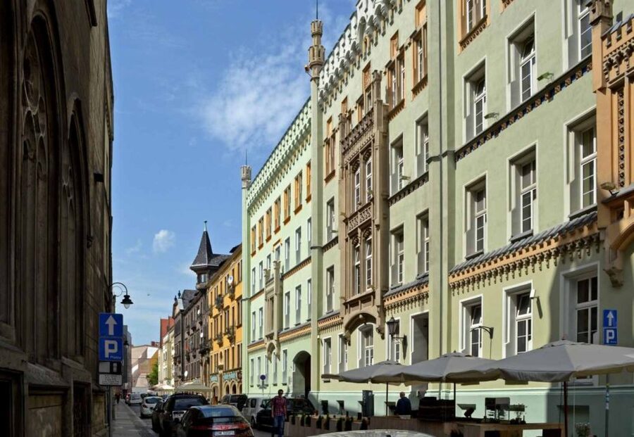 Wrocław: Boat Cruise with licensed guide only for your group - The Oder cruise from the pier to Ostrów Tumski