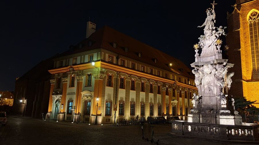 Wroclaw: Guided City Night Tour (2 hours) - Cathedral Island and Wrocław St John the Baptist Cathedral area